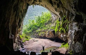 Son Doong Cave is the biggest cave in the world, it can act as an ______ as it can fit 68 Boeing 777 planes