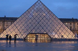 _____ pyramids can be found at the Louvre