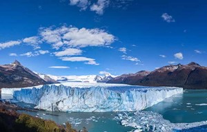 Glacier Perito Moreno is one of only three glaciers in the world that _____, at a rate of 7 feet