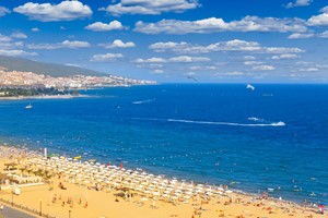 Sunny Beach: It is home to more than 800 of these lodging spots and apartment complexes, offering a wide range of accommodation options for visitors