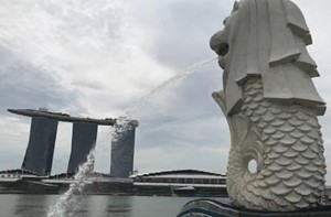 The Merlion is pointed... due to the traditional Chinese practice of Feng Shui