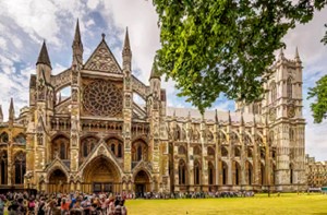 Westminster Abbey has the oldest ____ in the world, cut from a single tree between 924 to 1030